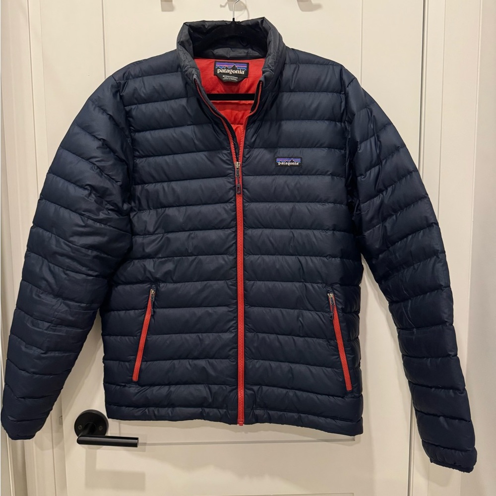 Patagonia Men's Dark Blue Puffer Jacket with Red Trim